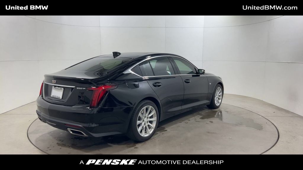2022 Cadillac CT5 Luxury 8