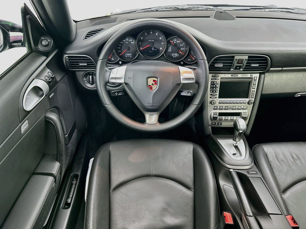 Thumbnail: 2007 Porsche 911 - 10