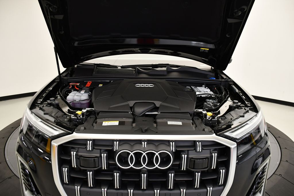 Thumbnail: 2025 Audi Q7 - 12