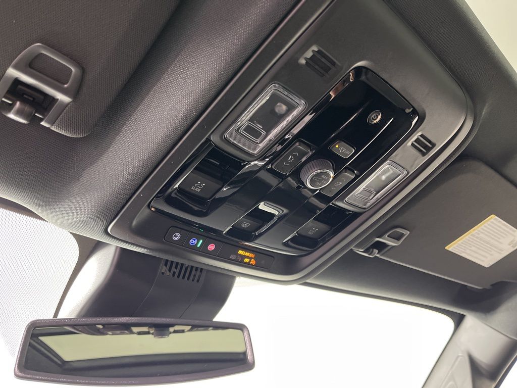 Thumbnail: 2026 Chevrolet Tahoe - 32