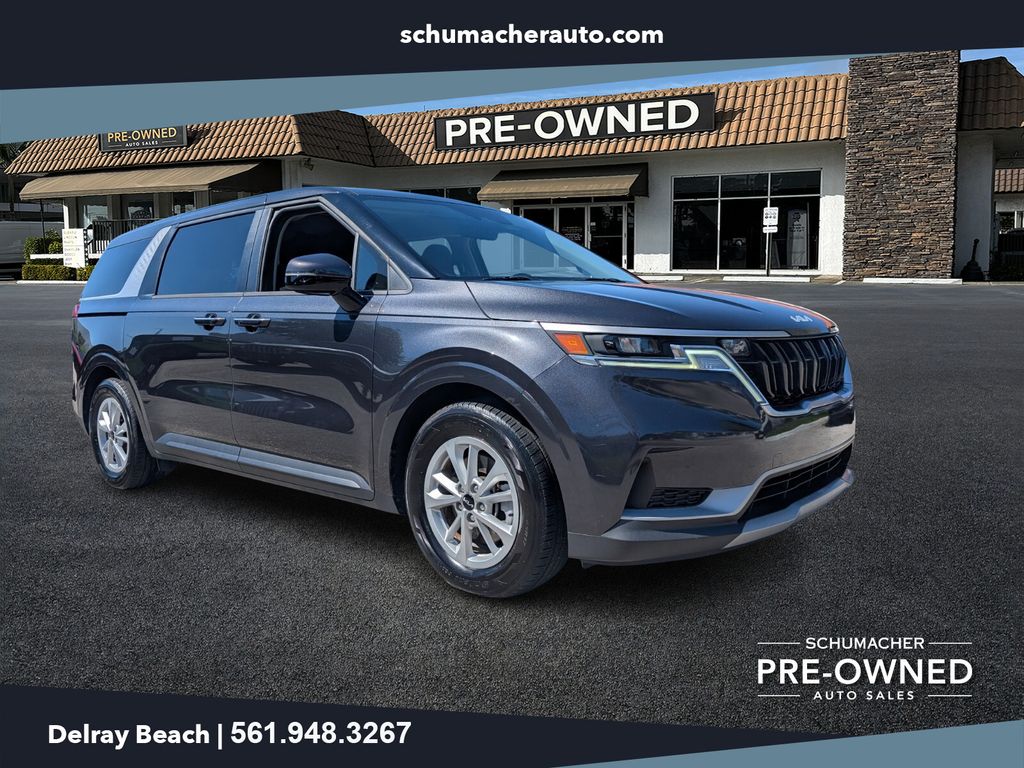 used 2023 Kia Carnival car, priced at $24,998