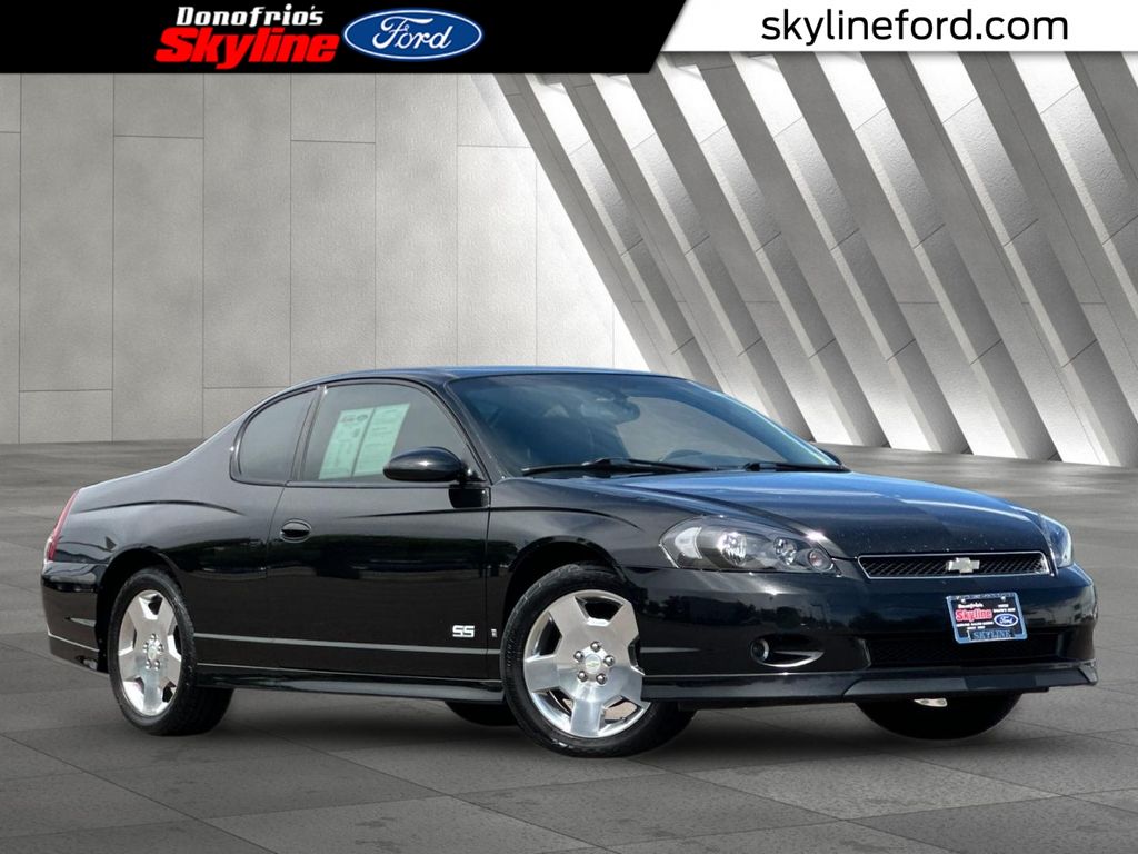 Smokin Asphalt 2006 Chevrolet Monte Carlo Coupe Front-Wheel Drive 4-Speed Automatic Overdrive