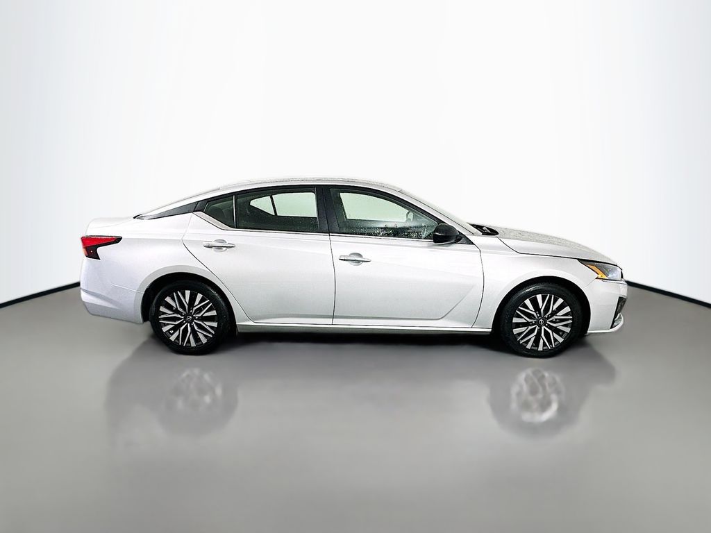 2024 Nissan Altima SV 4