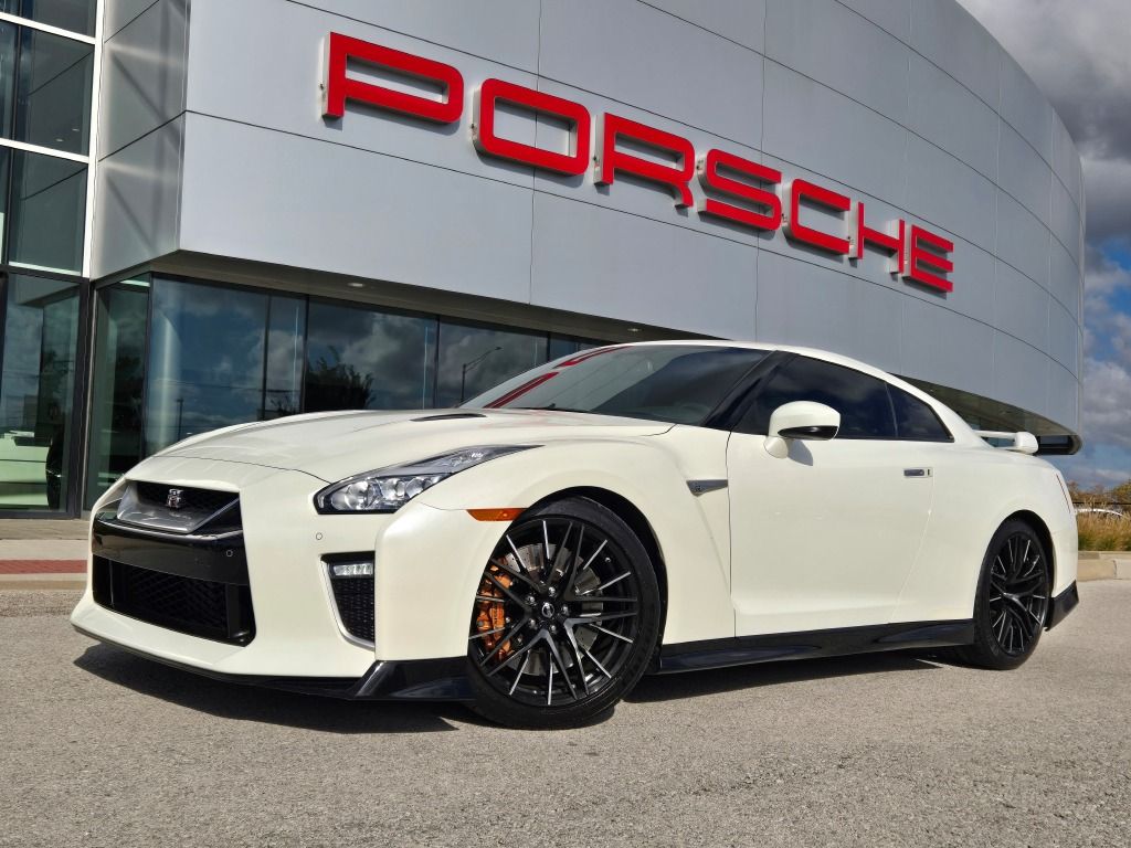 2020 Nissan GT-R Premium AWD