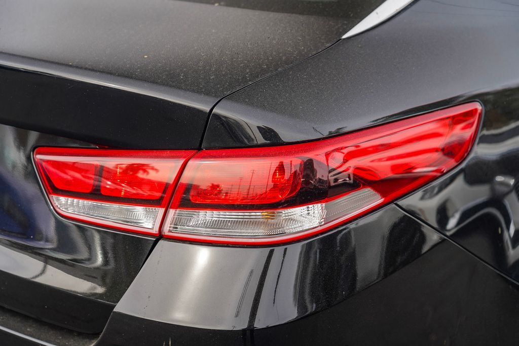 2019 Kia Optima LX 9