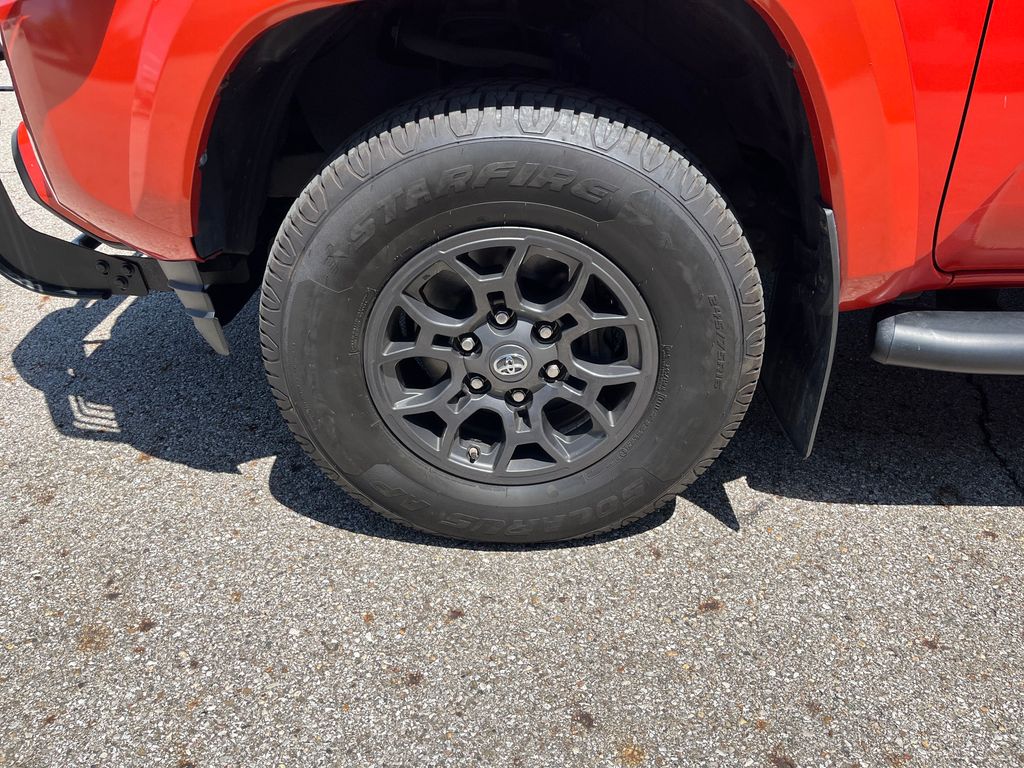 2017 Toyota Tacoma SR5 photo