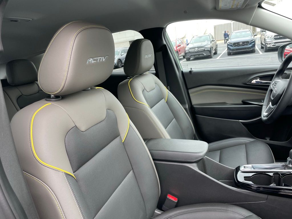 Thumbnail: 2025 Chevrolet Trax - 31