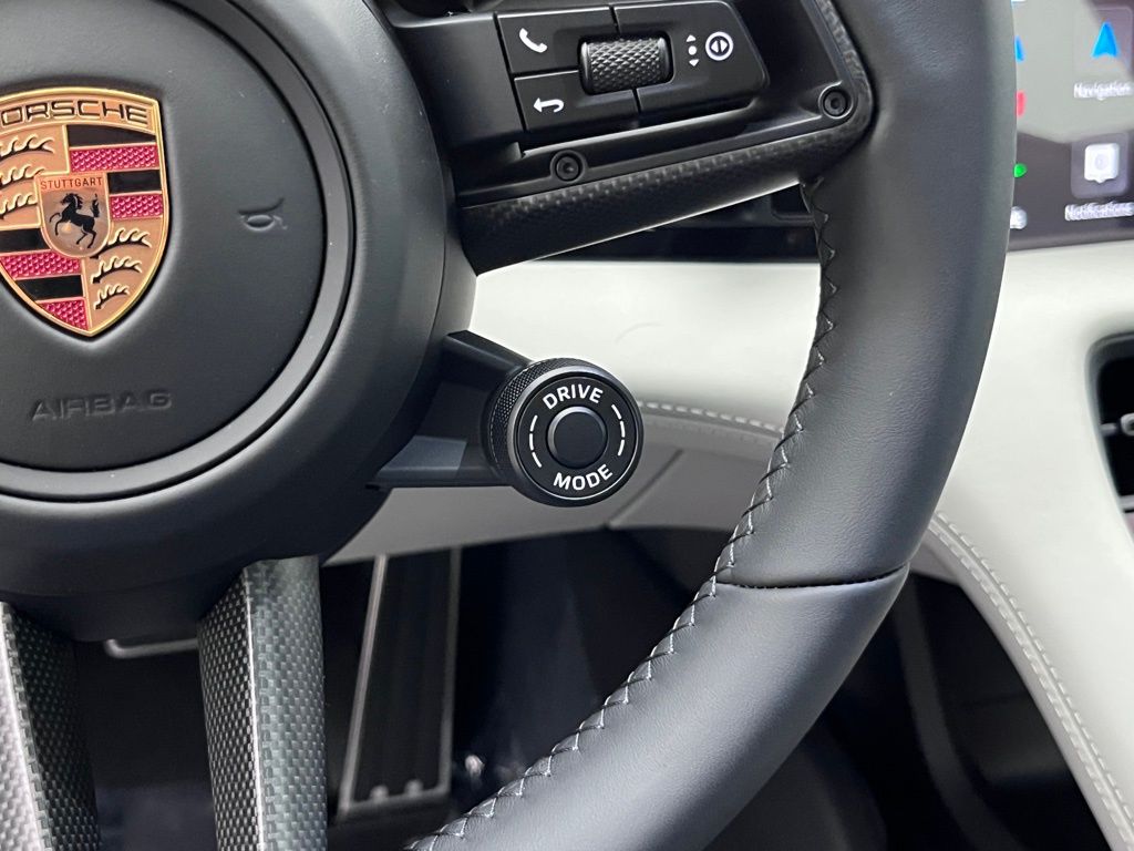Thumbnail: 2025 Porsche Taycan - 15