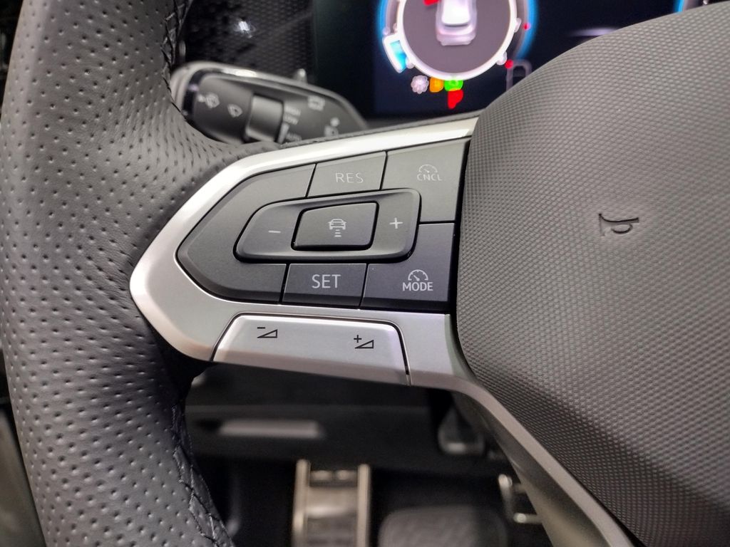 2025 Volkswagen Tiguan 2.0T SE R-Line Black