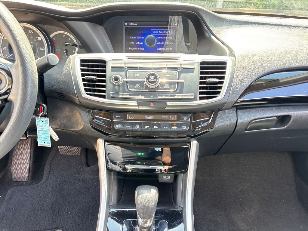 Used 2016  Honda LX image 22