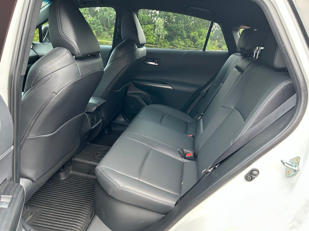 2024 Toyota Venza XLE 13