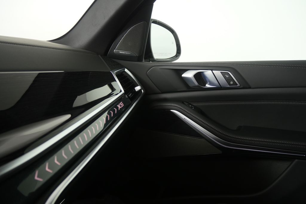 Thumbnail: 2026 BMW X5 - 25