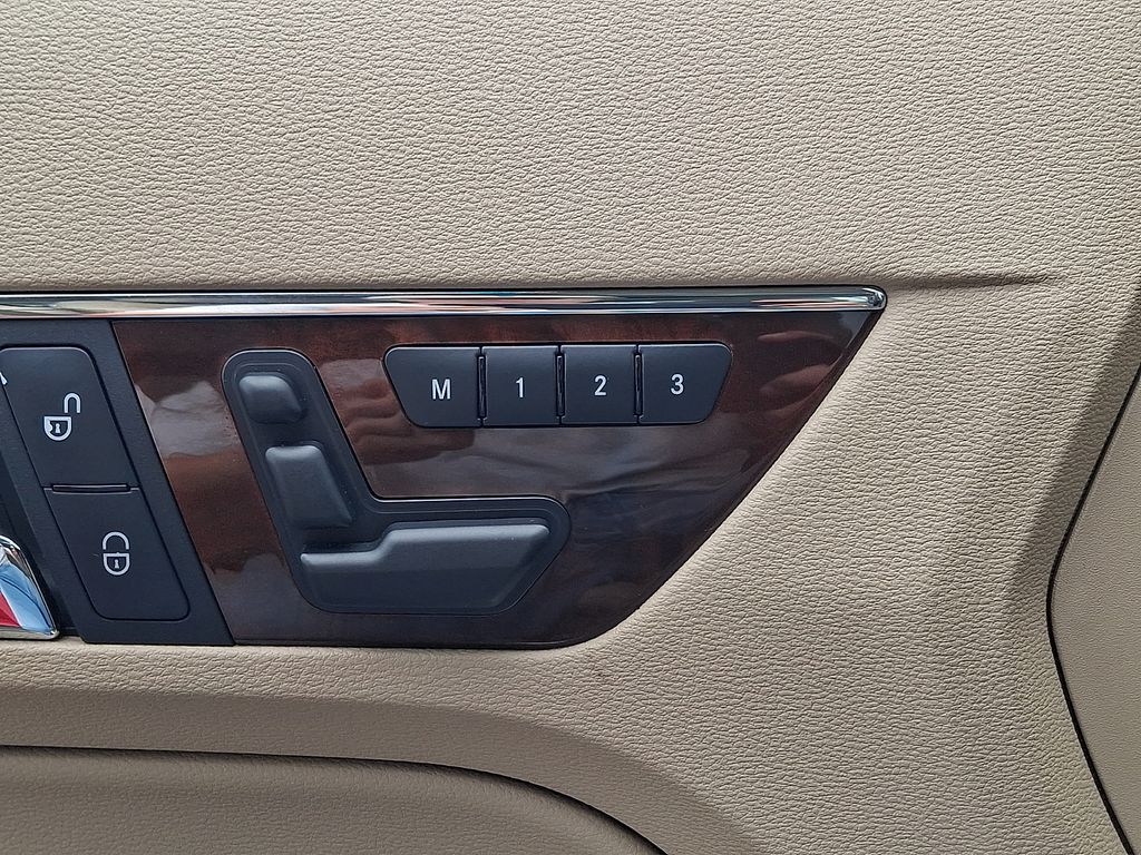 Thumbnail: 2012 Mercedes-Benz E-Class - 28