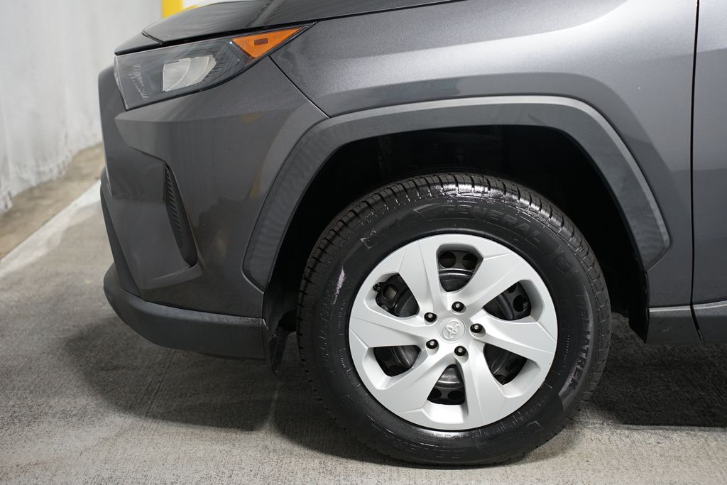 2022 Toyota RAV4 LE 5
