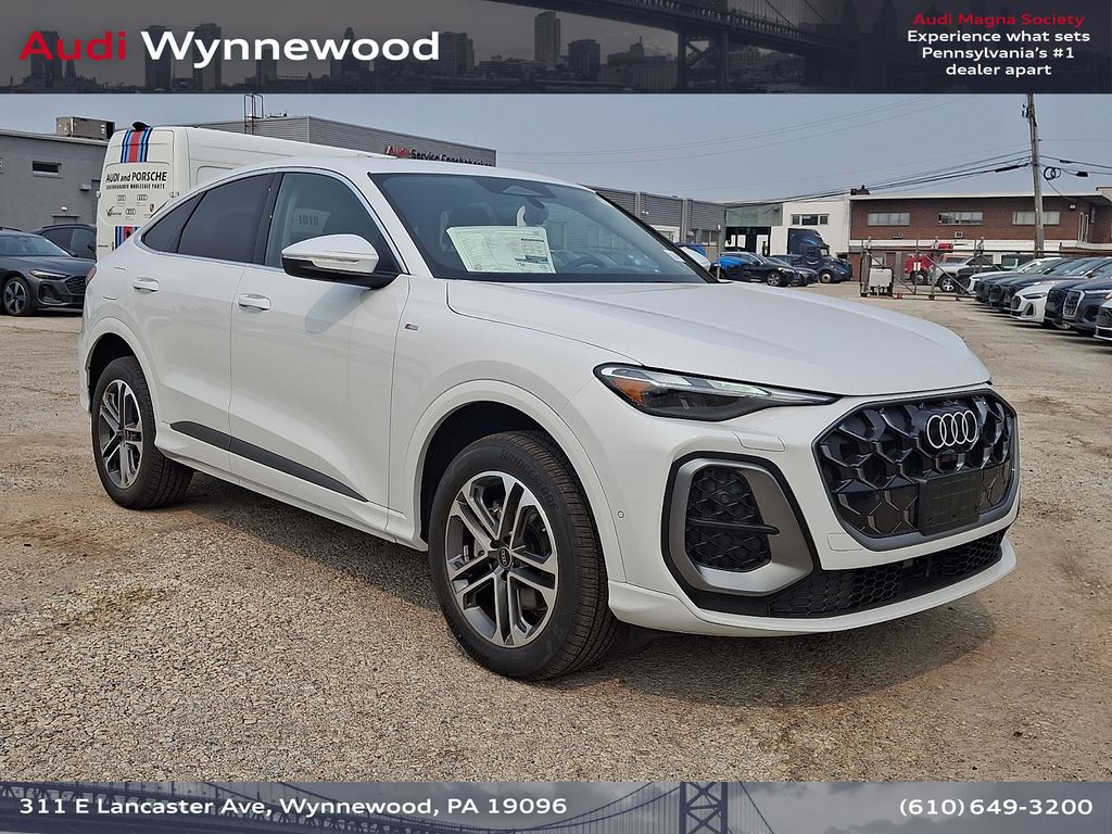 Glacier White Metallic 2026 Audi Q5 Sportback Sedan All-Wheel Drive 7-Speed Automatic