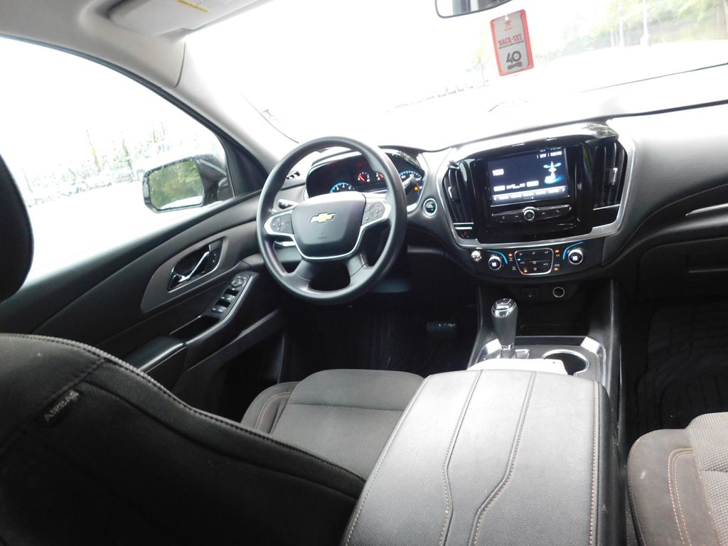 Thumbnail: 2019 Chevrolet Traverse - 3
