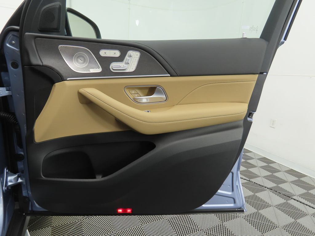 Thumbnail: 2026 Mercedes-Benz GLE - 27