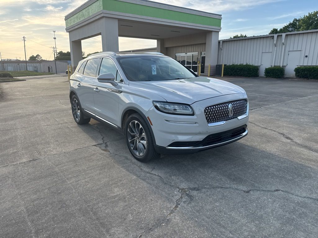 2022 Ceramic Pearl Metallic Tinted Clearcoat Lincoln Nautilus Reserve FWD SUV