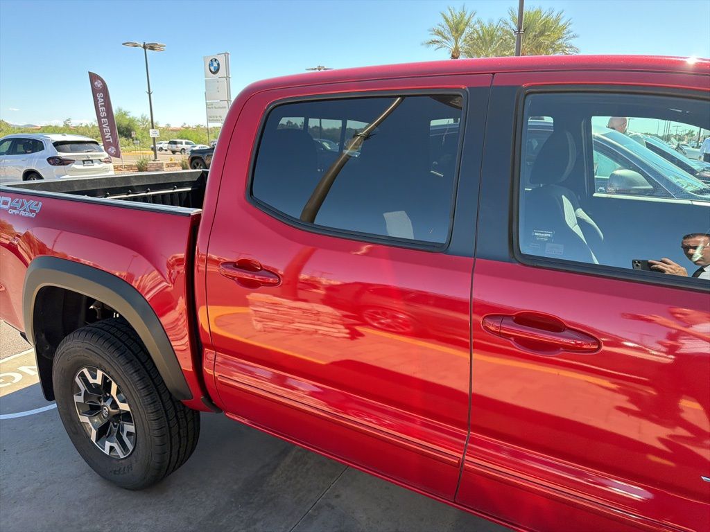 Thumbnail: 2017 Toyota Tacoma - 8
