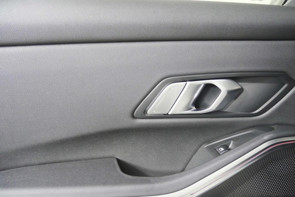 Thumbnail: 2021 BMW 3 Series - 14