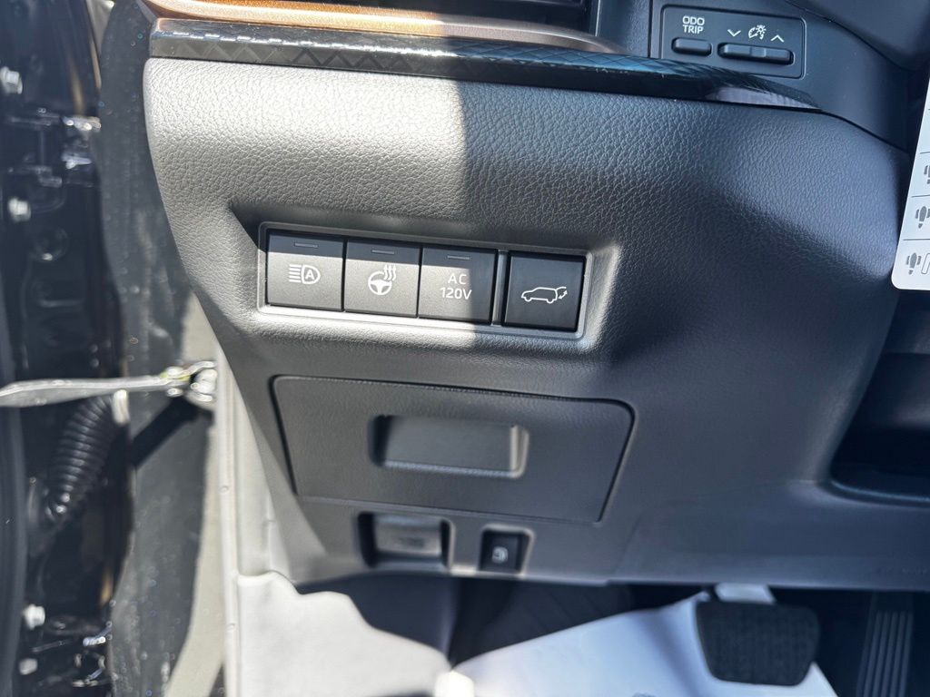 New 2026 Toyota Grand Highlander Hybrid SUV