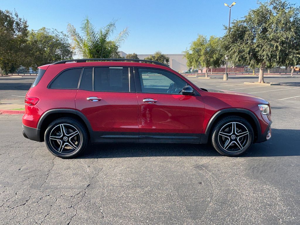 Thumbnail: 2020 Mercedes-Benz GLB - 4