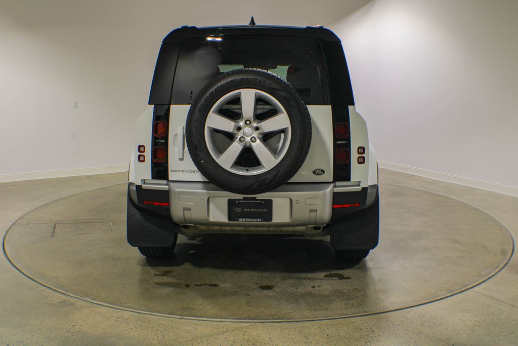Used 2023  Land Rover S image 5