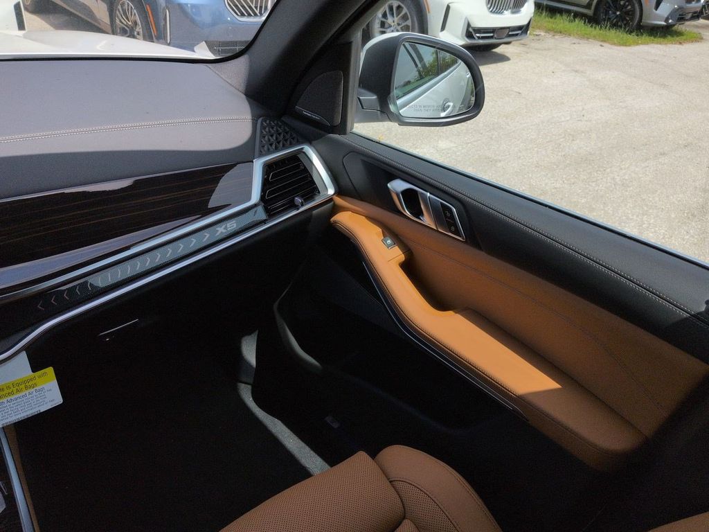 New 2026 White BMW xDrive40i image 17