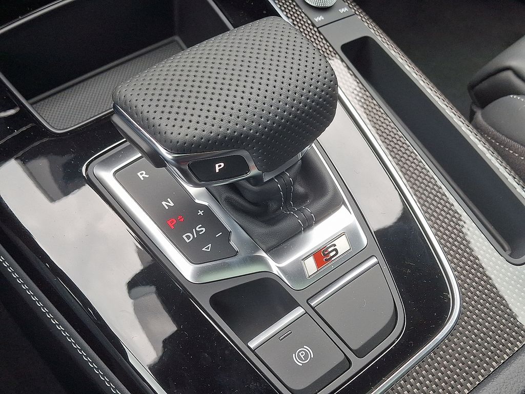 2025 Audi SQ5  12