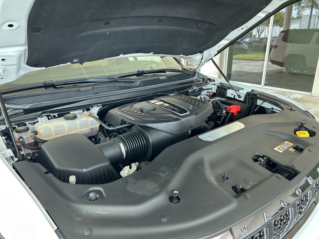 Used 2025 White Jeep Series III image 11