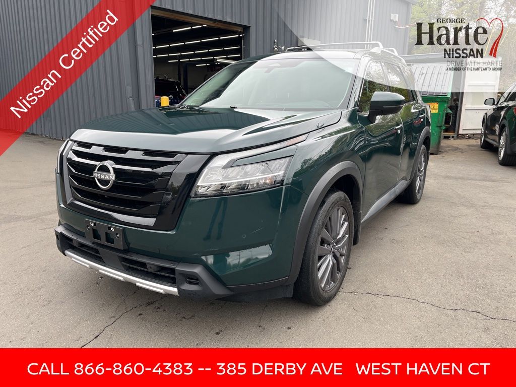 2024 Nissan Pathfinder SL