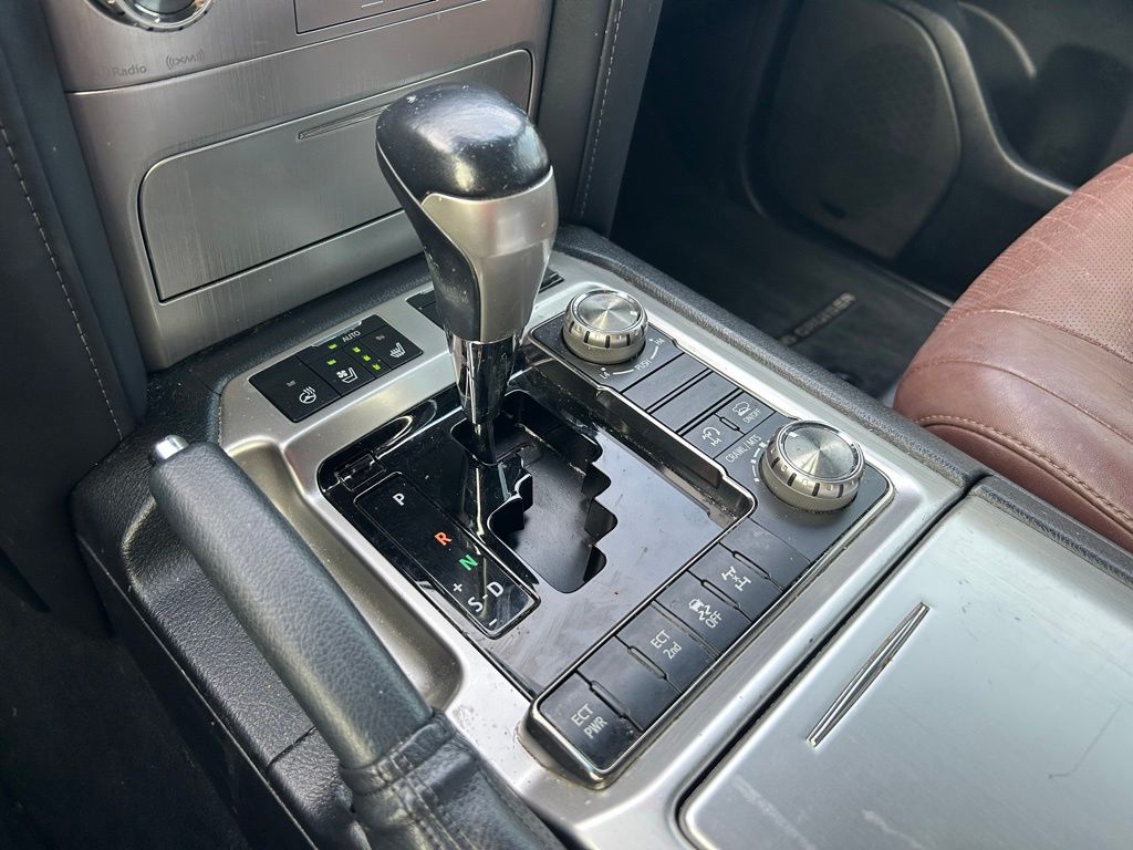 Thumbnail: 2019 Toyota Land Cruiser - 32