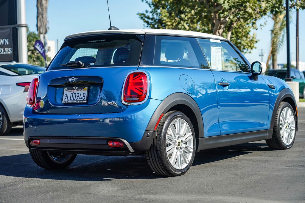 2024 MINI Cooper SE Electric Signature 8