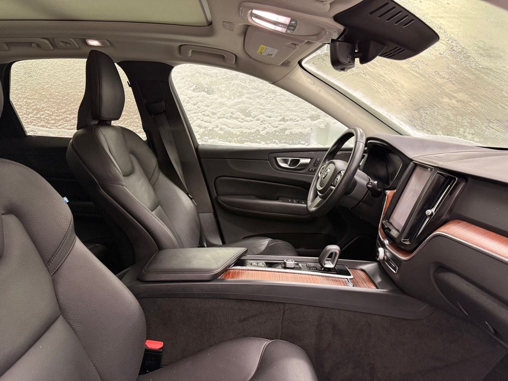 Thumbnail: 2023 Volvo XC60 - 29