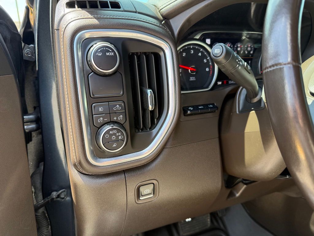 Thumbnail: 2021 Chevrolet Silverado 1500 - 21