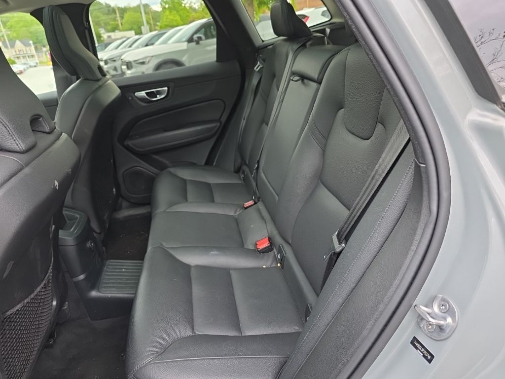 Used 2024 Gray Volvo T8 Plus Dark Theme image 6