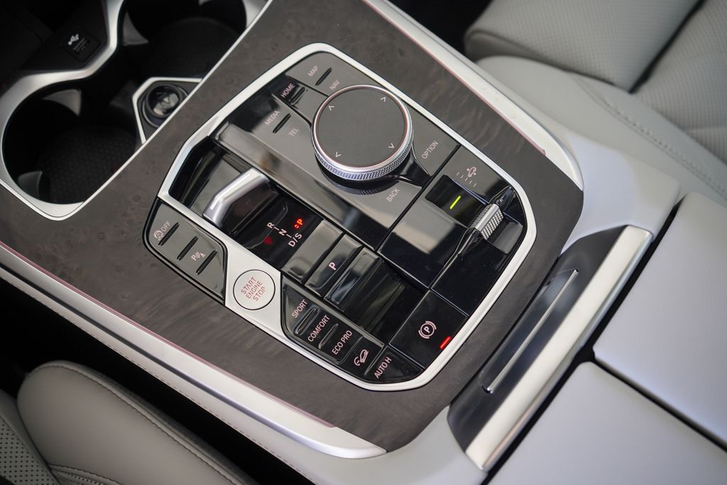 Thumbnail: 2026 BMW X7 - 19