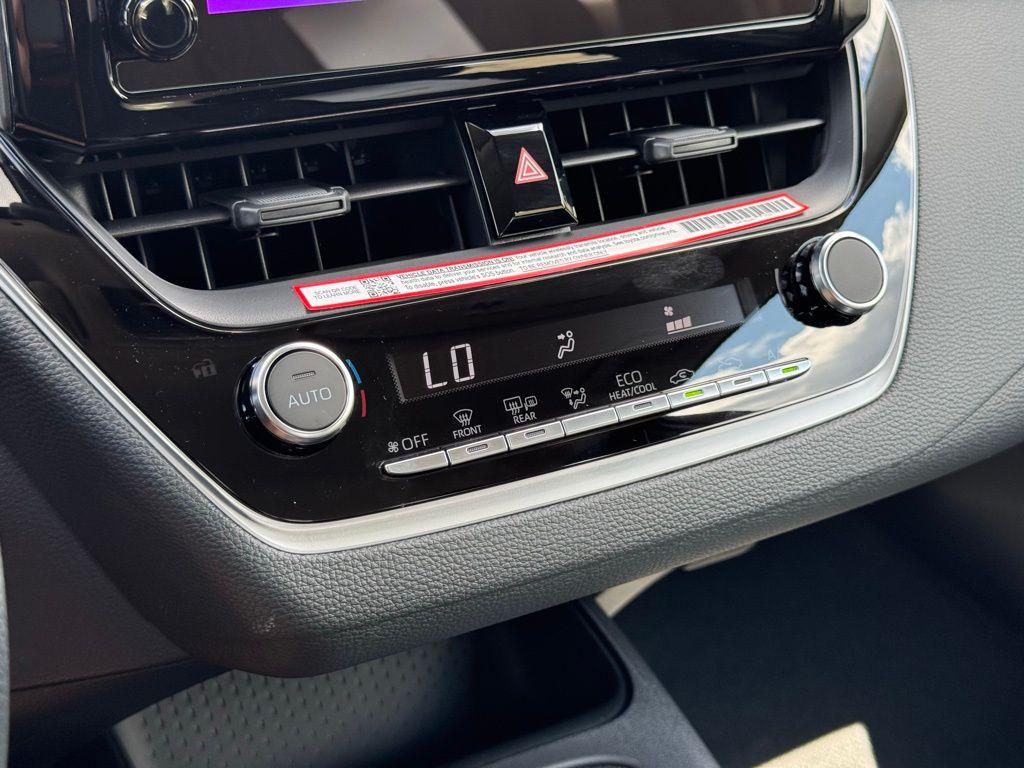 2025 Toyota Corolla LE photo 24