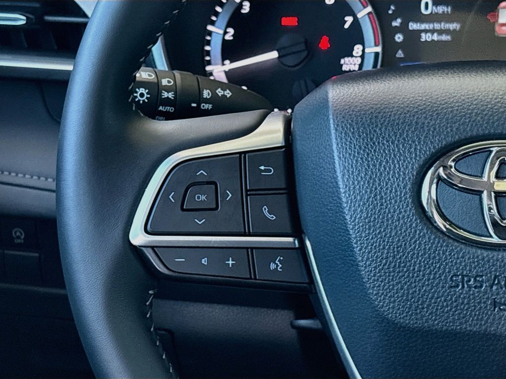 Thumbnail: 2026 Toyota Highlander - 11
