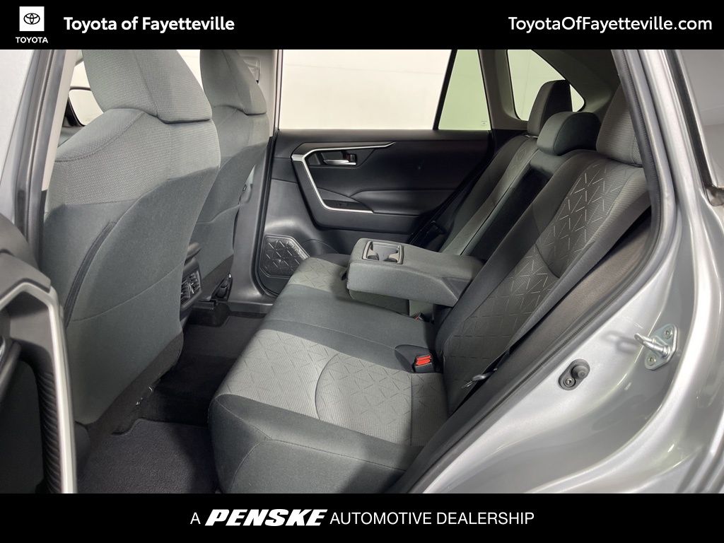 2021 Toyota RAV4 XLE 23