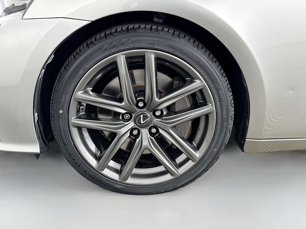 Thumbnail: 2015 Lexus IS - 32