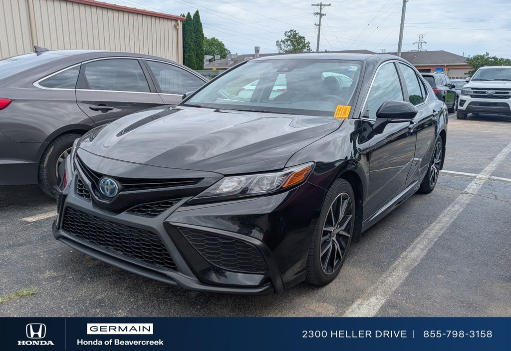 2023 Toyota Camry Hybrid SE