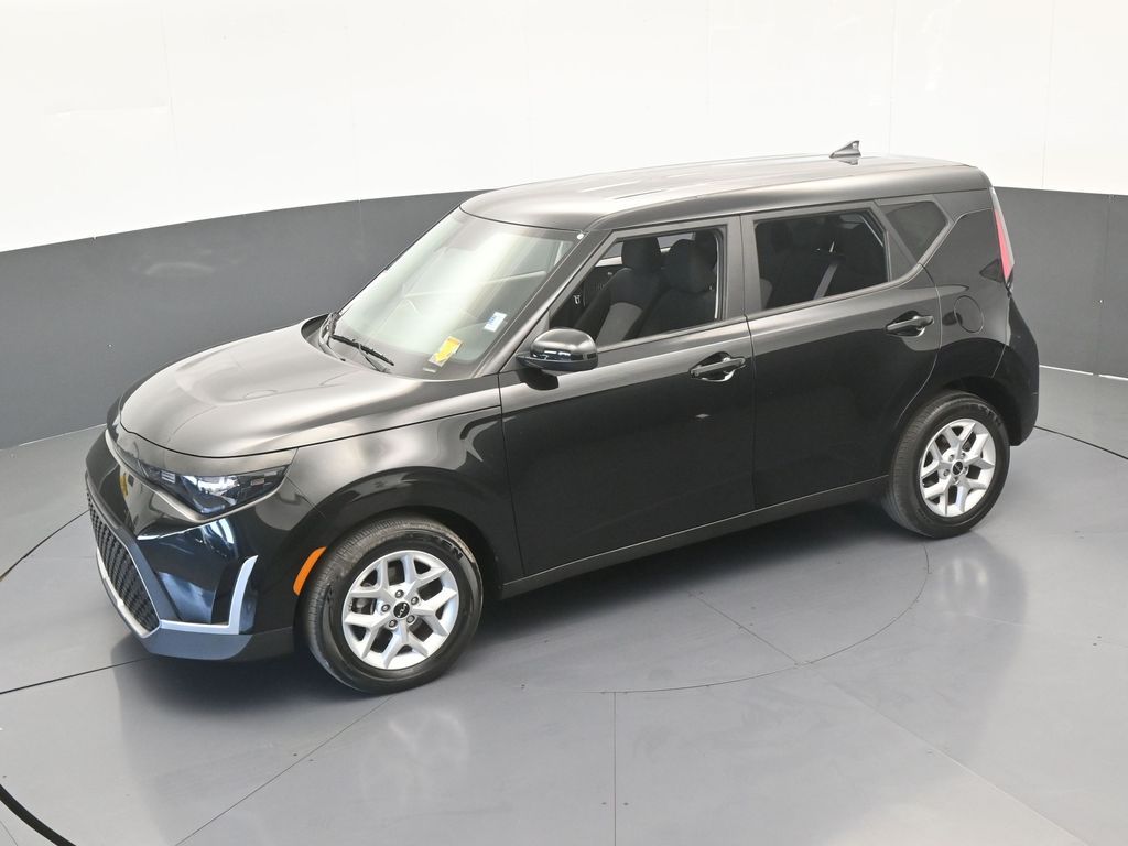 Used 2023 Fusion Black Kia LX image 40