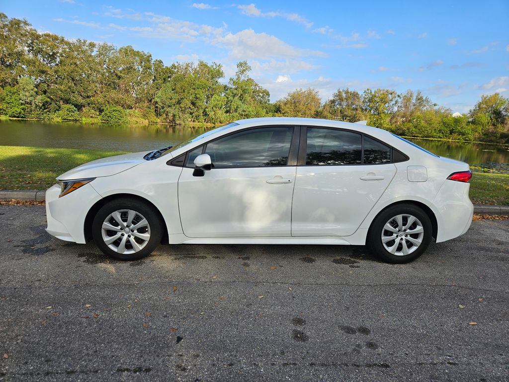 2020 Toyota Corolla LE 2