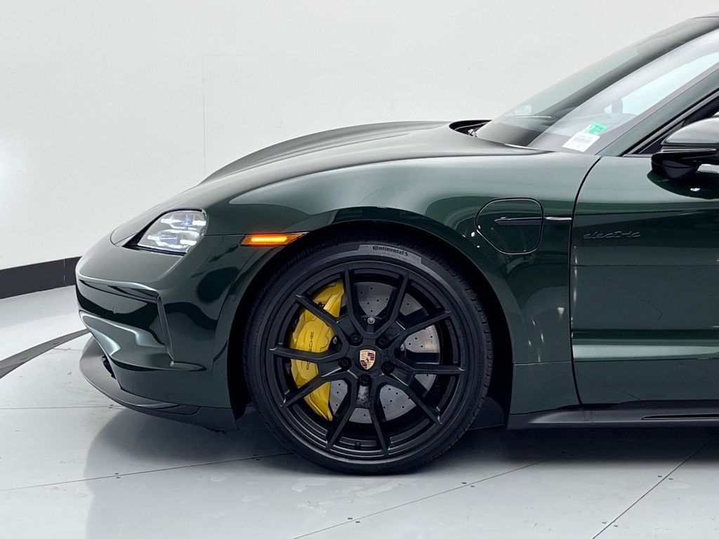 Thumbnail: 2025 Porsche Taycan - 30