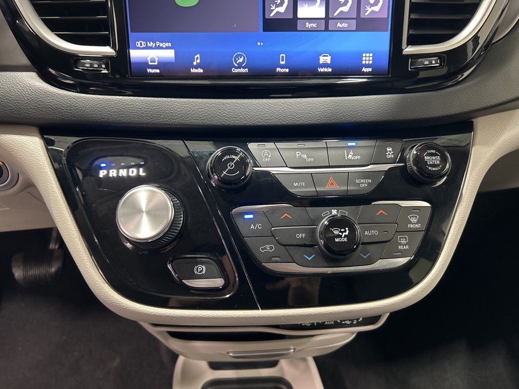 used 2022 Chrysler Pacifica car, priced at $20,996