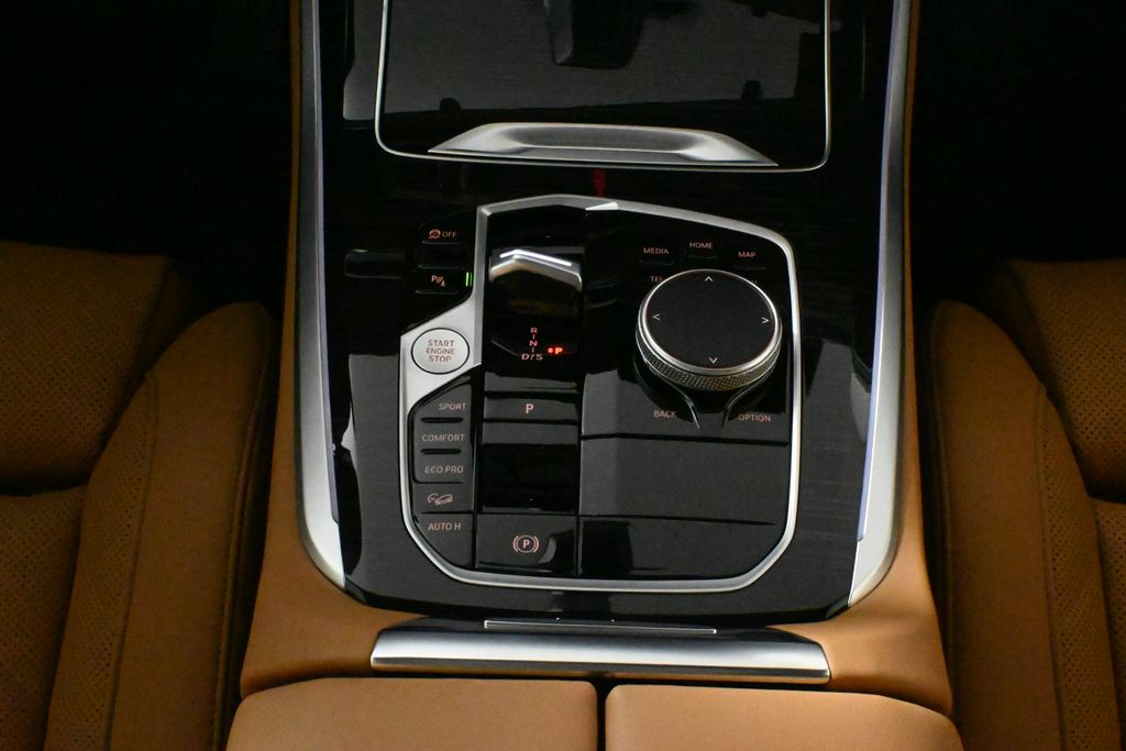 Thumbnail: 2026 BMW X5 - 25