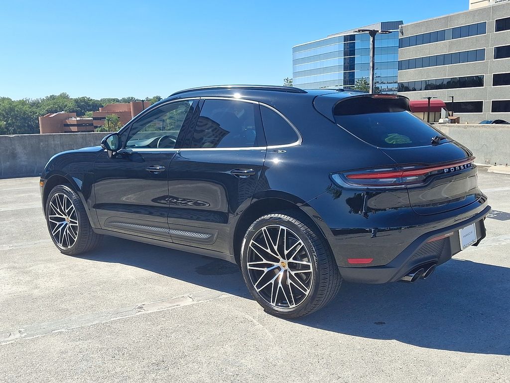 Thumbnail: 2026 Porsche Macan - 3