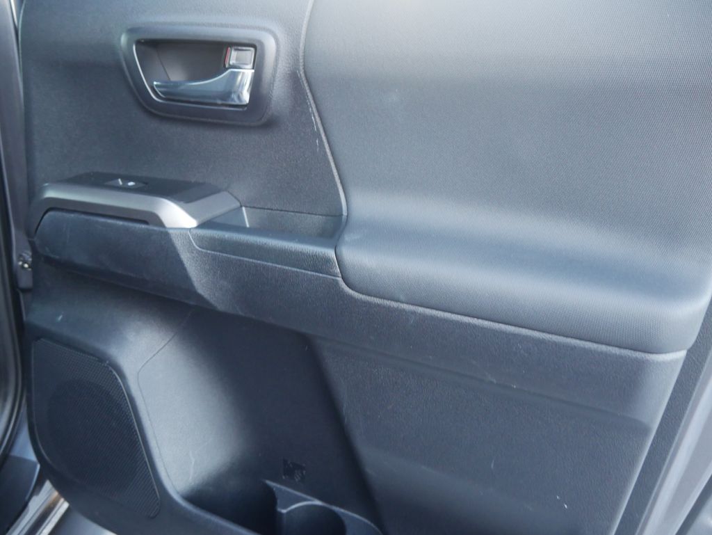 Thumbnail: 2021 Toyota Tacoma - 27