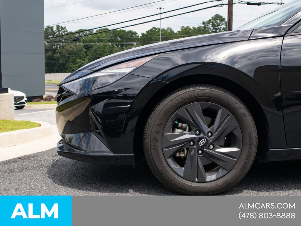Used 2023 Black Hyundai SEL image 12